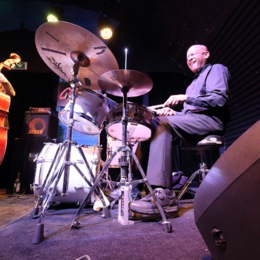 Billy Drummond (batterie) et Aidan O'Donnell (contrebasse). Photo © Tristan Boy de la Tour