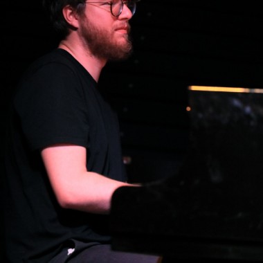 Mark Priore, piano. Photo © Tristan Boy de la Tour